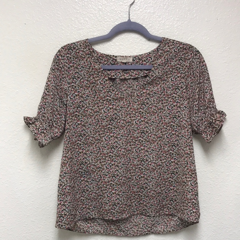 Bohme Women’s XS Floral Print V-Neck Short Sleeve Pink Green Tan Pullover Top
